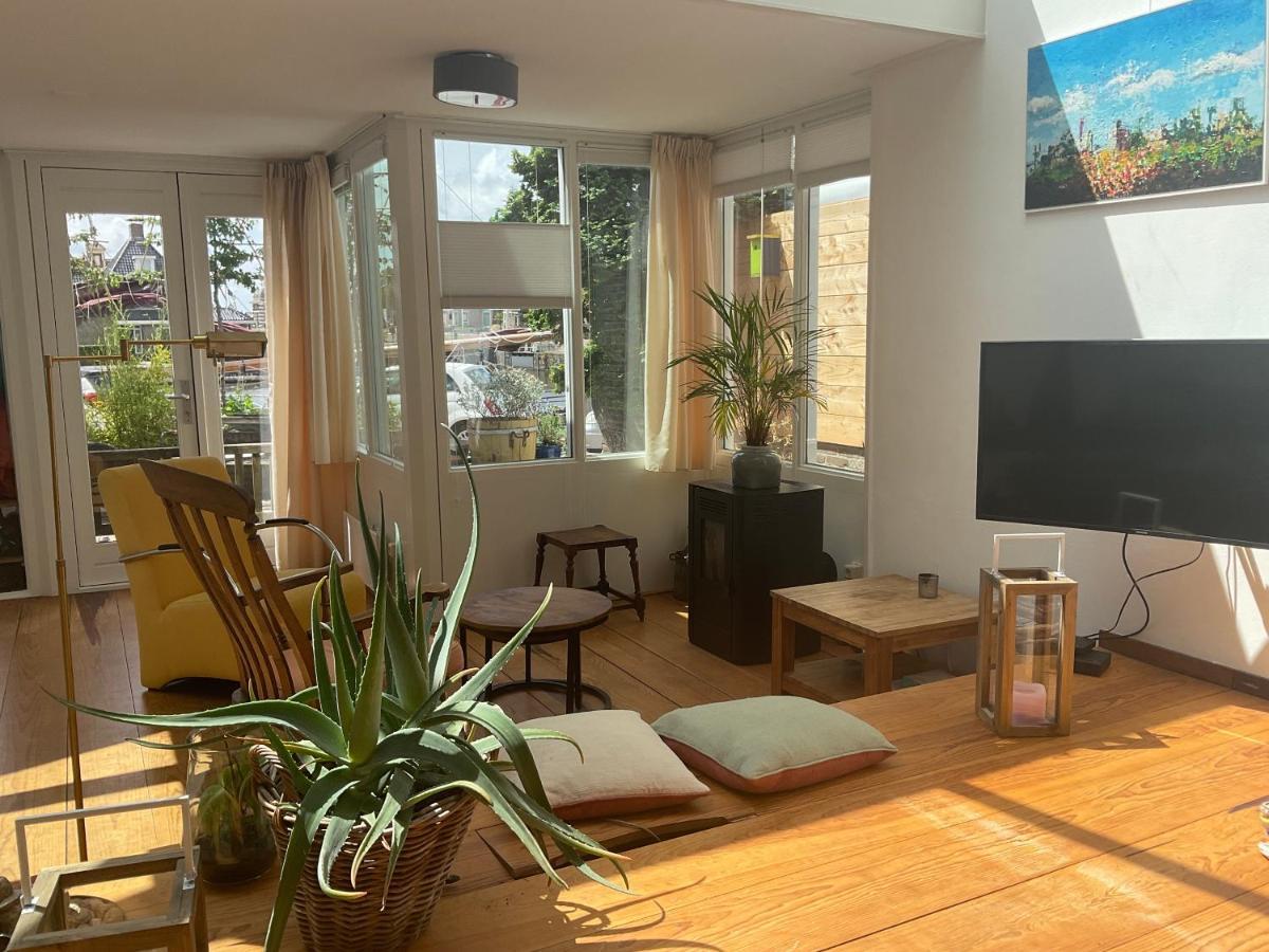 Huis Aan De Haven Lemmer Bagian luar foto